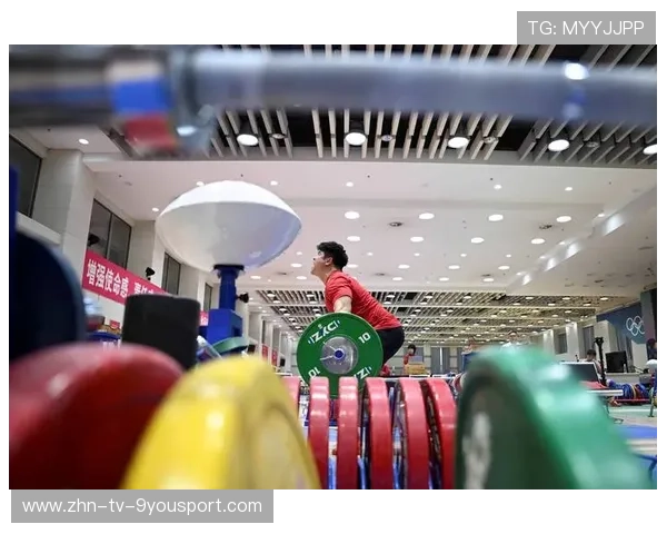 举重俱乐部加强青少年训练中的营养教育与实践指导,举重队训练方法 举重俱乐部加强青少年训练中的营养教育与实践指导,举重队训练方法